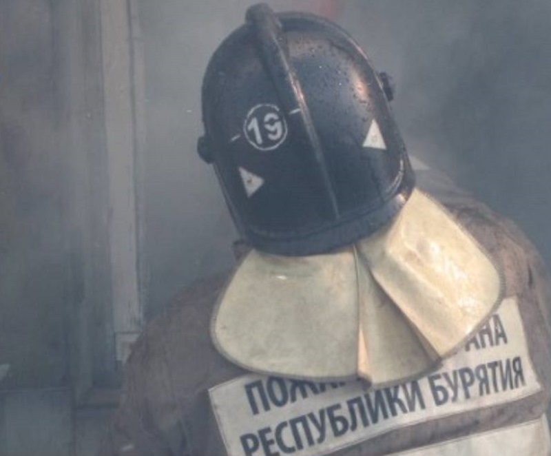 Фото В Заиграевском районе Бурятии сгорел гараж с техникой