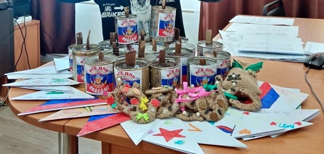 Фото В Бурятии дети-сироты изготовили окопные свечи и обереги для участников СВО