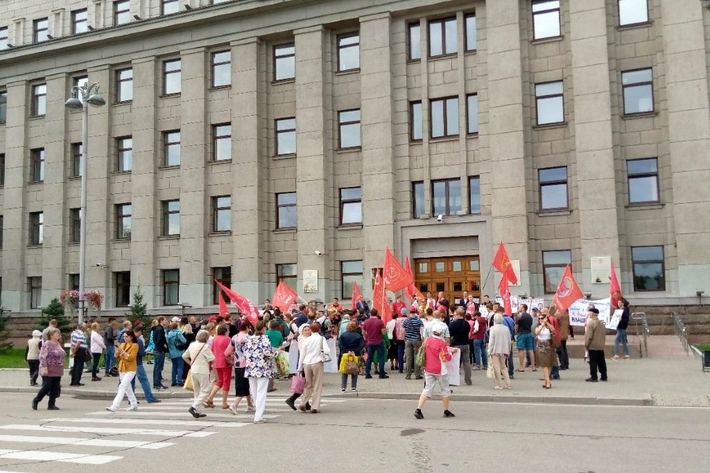 Фото Иркутяне вышли на митинги против врио губернатора и за Хабаровск