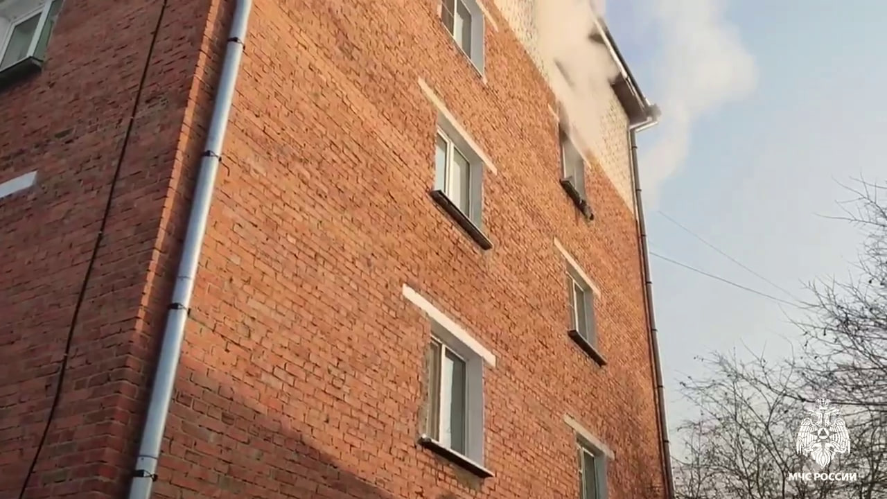 Фото Из пожара в Улан-Удэ спасли мужчину