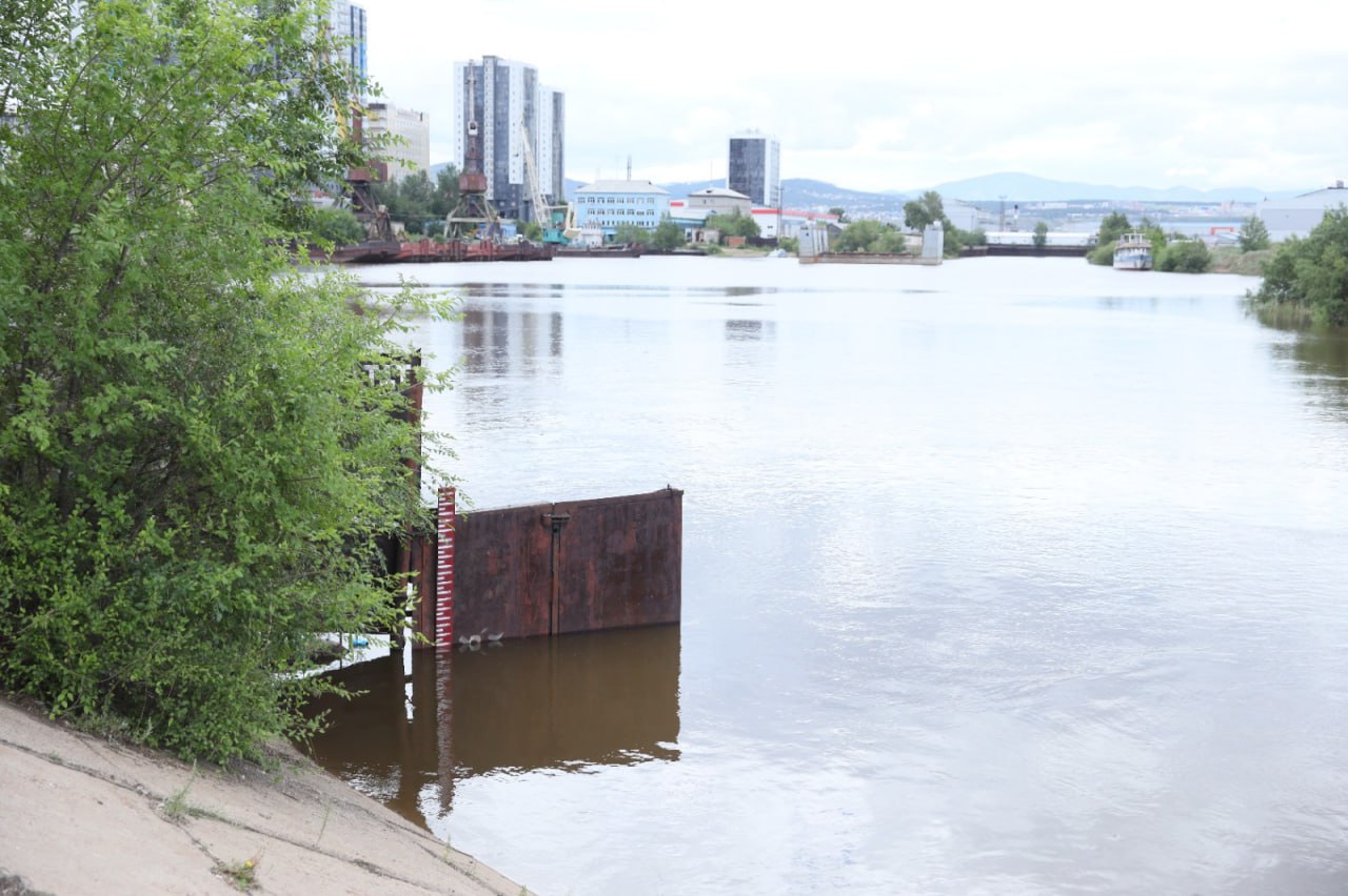 Фото Вода в реках Улан-Удэ продолжает медленно убывать