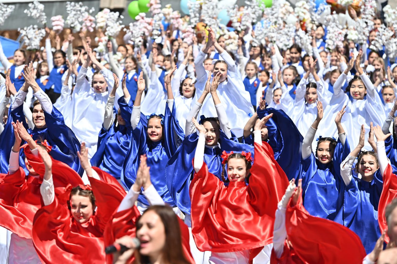 Фото Глава Бурятии поздравил жителей с Днем России