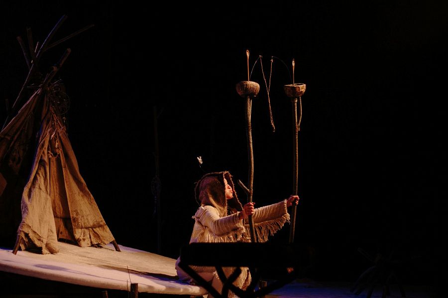 Фото В Бурятии театр кукол «Ульгэр» показал моноспектакль на основе ненецкой сказки