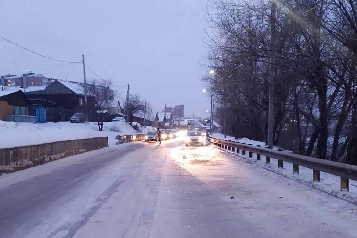 Фото Улан-удэнку свела судорога за рулем и она серьезно пострадала в ДТП