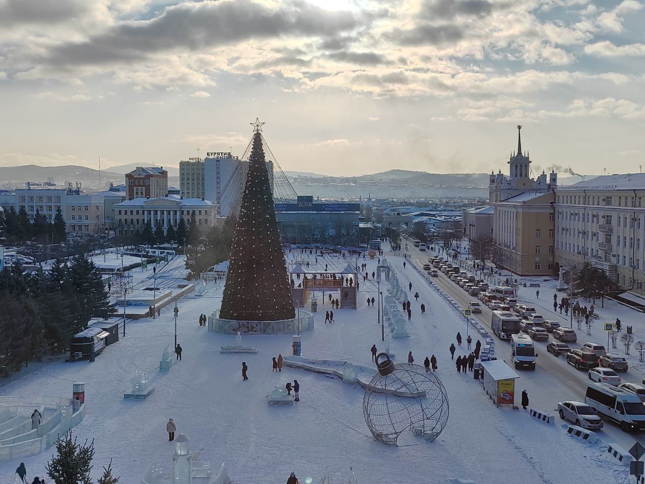 Фото Завтра открытие главной новогодней елки Бурятии 