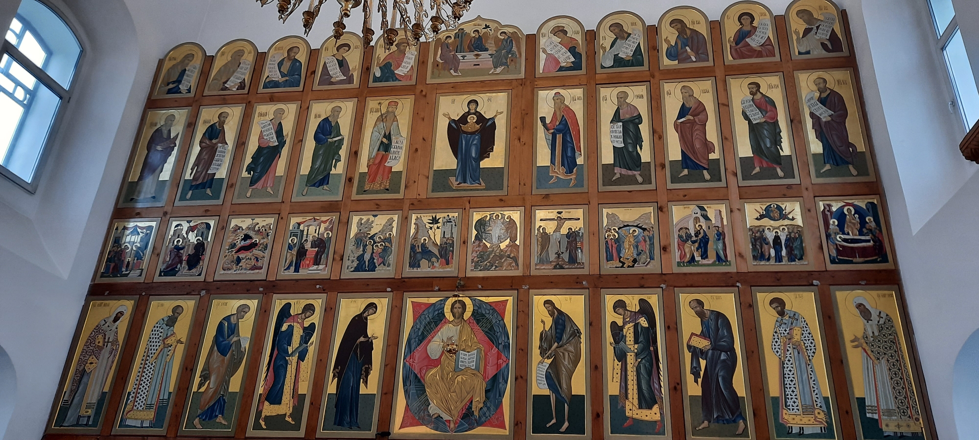 Фото Прихожане столицы Бурятии двадцать лет молились недоделанным иконостасам 