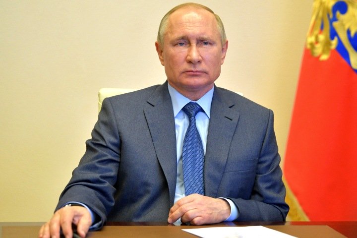 Фото Суд подтвердил необходимость оплачивать кредиты в установленные Путиным «нерабочие дни»