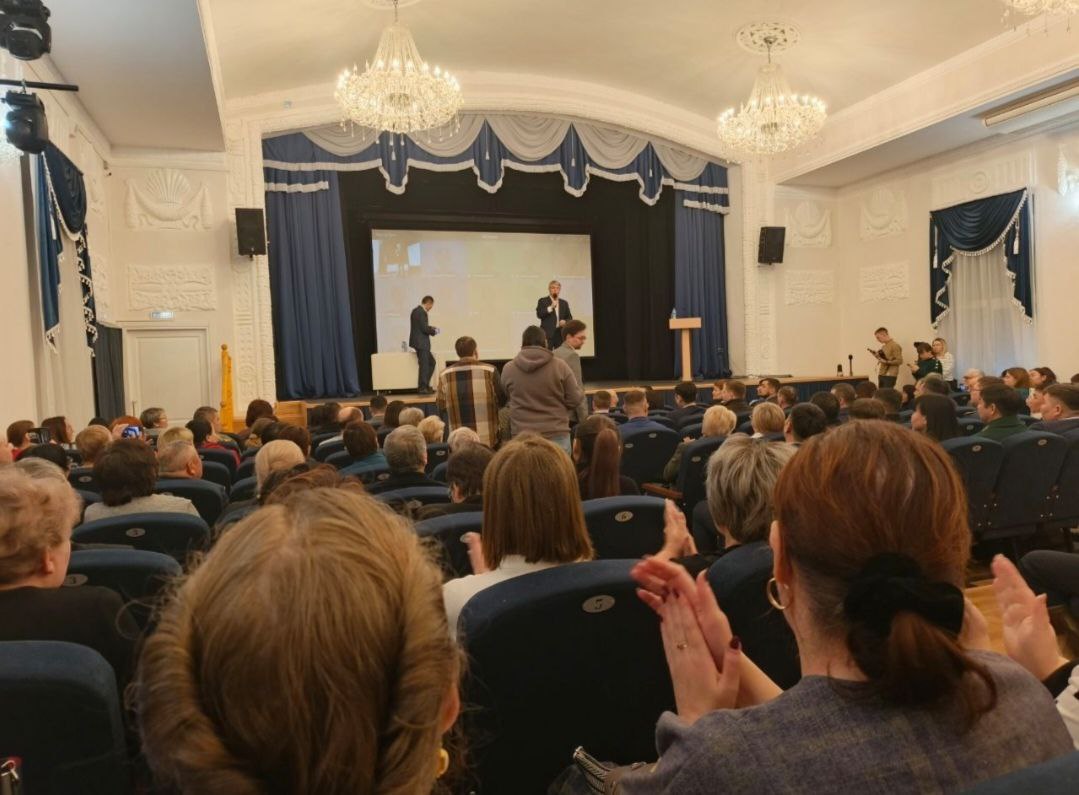 Фото Жители Гусиного озера рассказали главе Бурятии о своих проблемах с теплом 