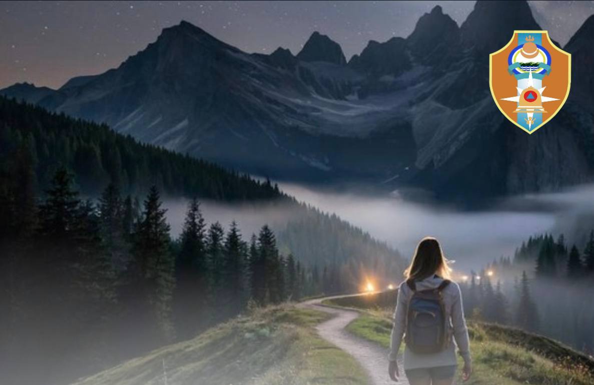 Фото Спасатели эвакуировали девушку с пика Любви в Бурятии