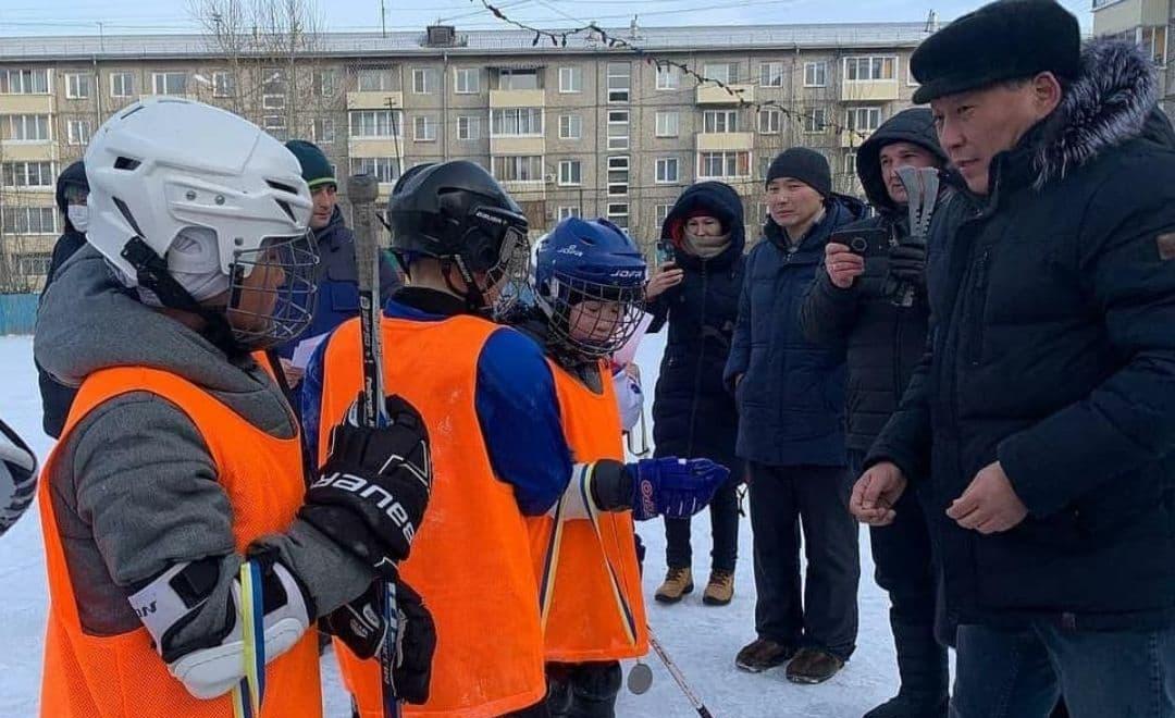 Фото Депутат организовал в Улан-Удэ турнир по хоккею для школьников
