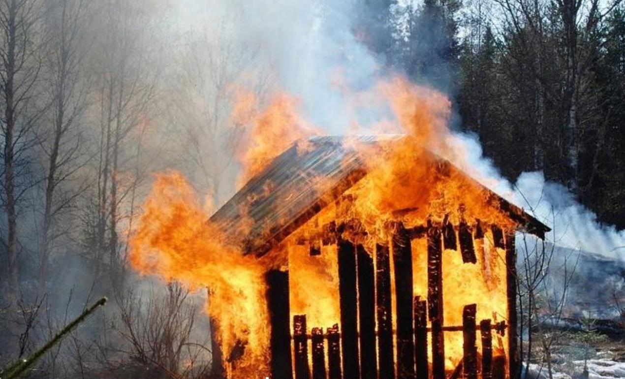 Фото В Бурятии беспечность домовладельцев стала причиной большого пожара