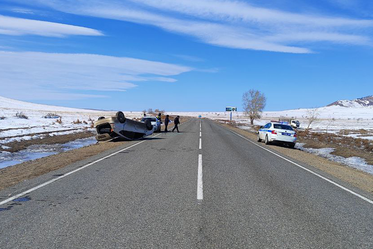 Фото Автомобиль «Тойота Приус» опрокинулся в Селенгинском районе Бурятии