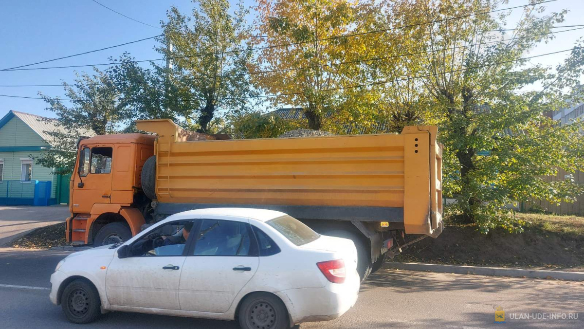 Фото В Улан-Удэ напомнили о запрете перевозки грузов без полога