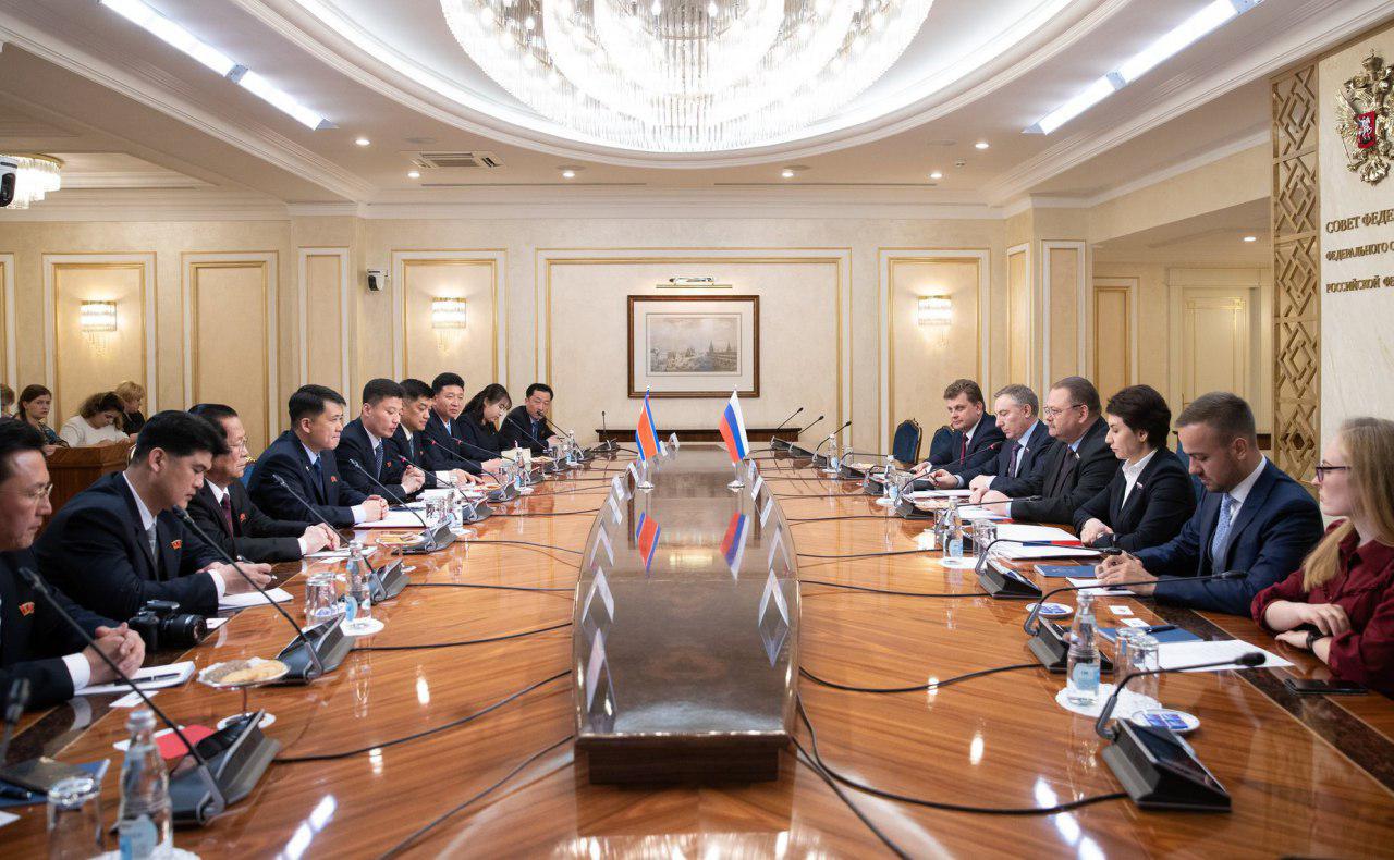 Фото В Совете Федерации РФ прошла встреча с делегацией КНДР