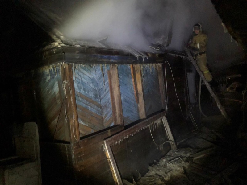 Фото В Иркутской области за сутки ликвидировали 15 пожаров