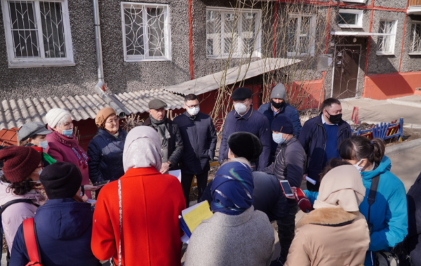 Фото В Улан-Удэ депутаты выехали с проверкой по жалобам жителей на холод в квартирах