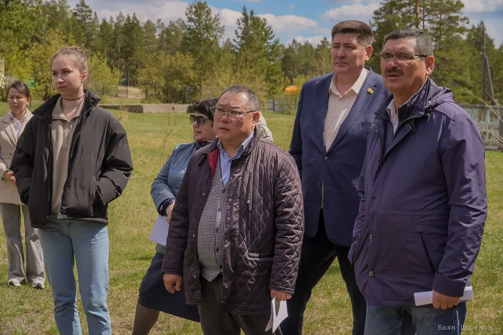 Фото Депутаты Улан-Удэнского горсовета проверили готовность летнего лагеря «Зорька»
