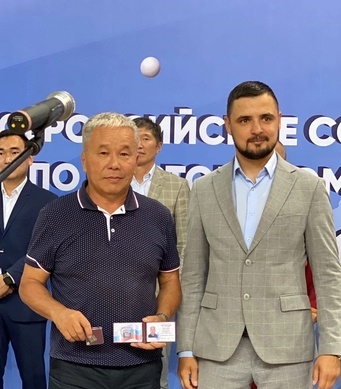 Фото На соревнованиях по настольному теннису в Улан-Удэ джидинцу вручили высокую награду