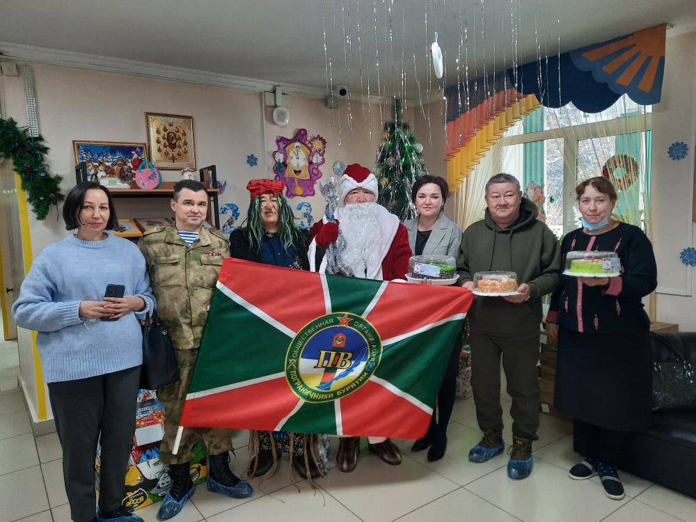 Фото В Бурятии сиротам вручили подарки от участников специальной военной операции