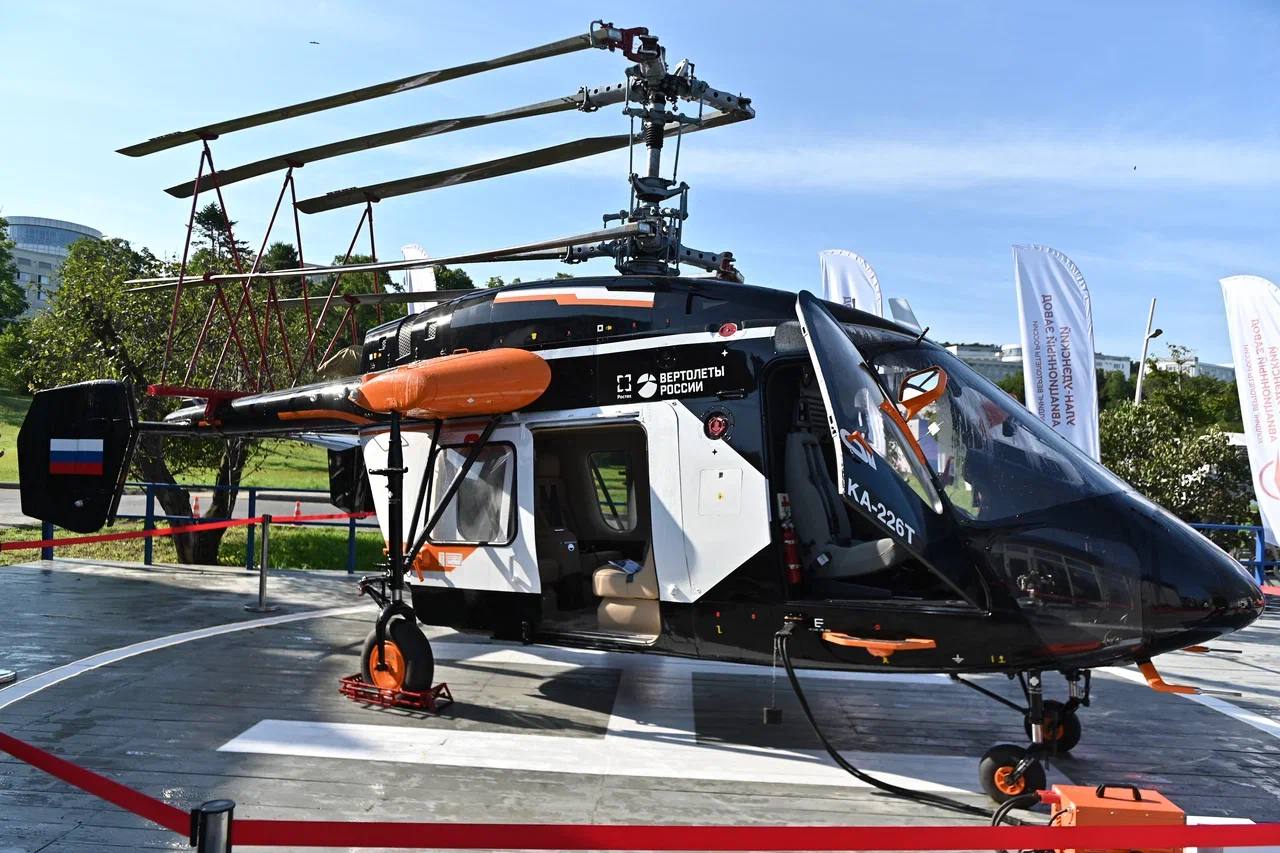 Фото Улан-Удэнский авиазавод представил на Восточном экономическом форуме легкий модульный вертолет Ка-226Т