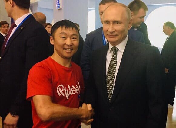 Фото Владимир Путин поздравил тренера Даримы Сандаковой