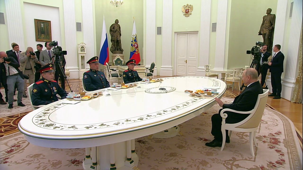 Фото Герои СВО из Бурятии встретились с президентом России