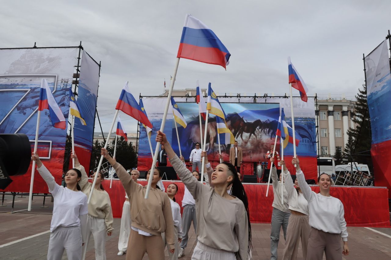 Фото В Улан-Удэ прошел митинг-концерт «Zа мир без нацизма!» (ФОТО)