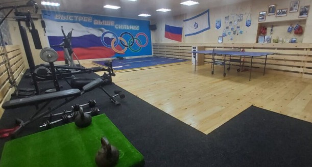 Фото Полицейские Кабанского отделения МВД Бурятии построили для себя спортивный зал