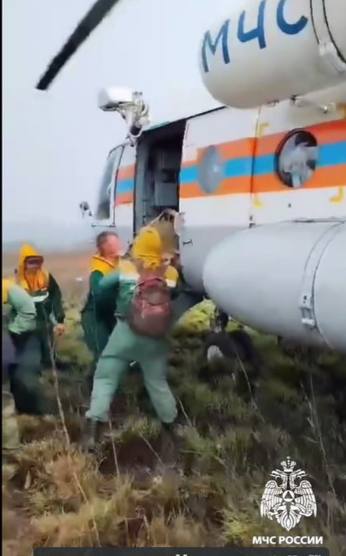 Фото При посадке вертолет задел винтом препятствие в Бурятии