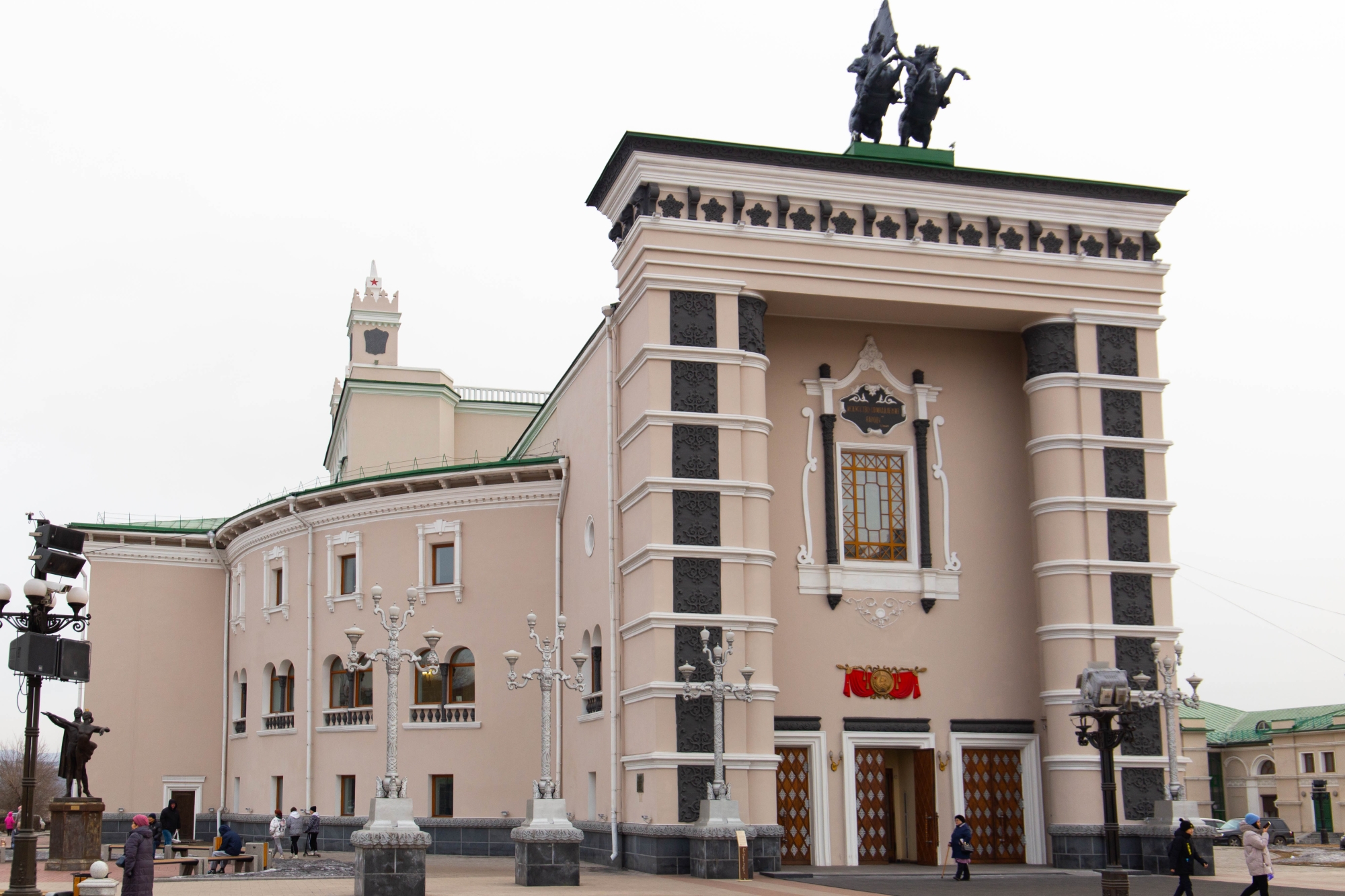 Фото Бурятский театр оперы и балета усилил меры безопасности