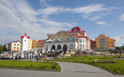 Фото Артисты театра в Бурятии перечислили мобилизованным почти 80 тысяч рублей