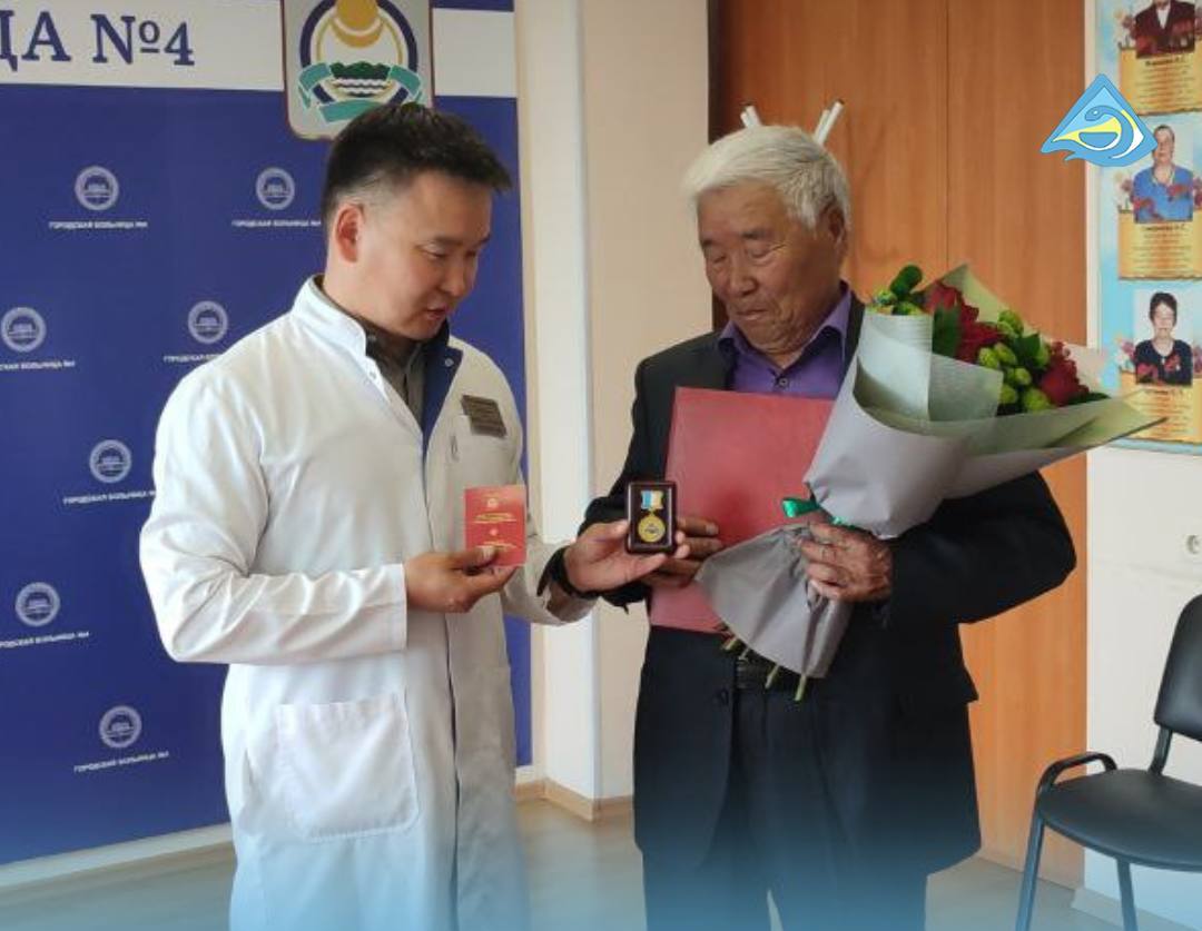 Фото Врачу из Бурятии вручили медаль «За заслуги перед здравоохранением» 1 степени