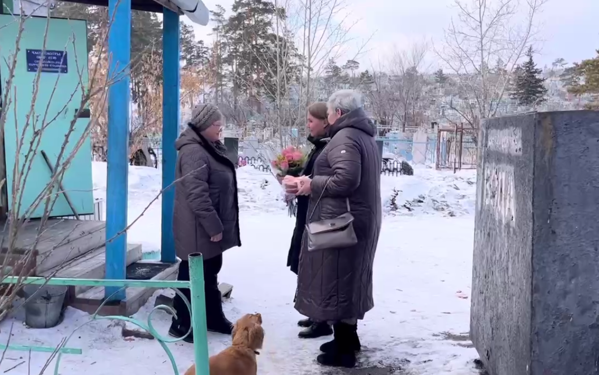 Фото В Улан-Удэ поздравили матерей и жен участников СВО с Международным женским днем