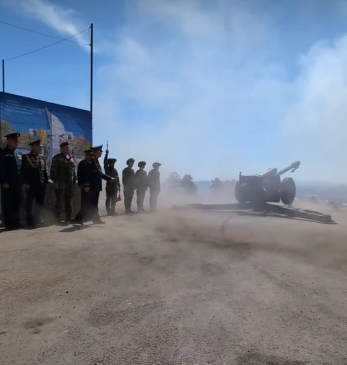 Фото Над Улан-Удэ прозвучал полуденный выстрел