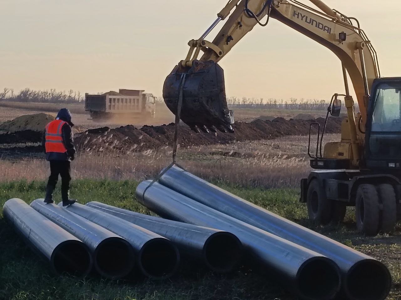 Фото Бурятия капитально отремонтировала водовод в Донецкой Народной Республике