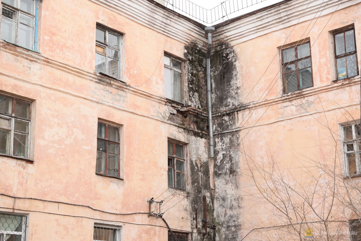 Фото В Улан-Удэ рассмотрели вопрос по аварийным домам из-за угрозы землетрясений