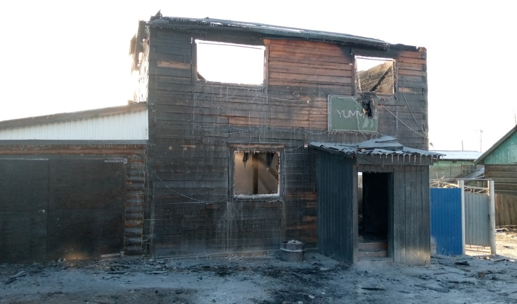 Фото В селе Бурятии сгорело кафе «Ямми»