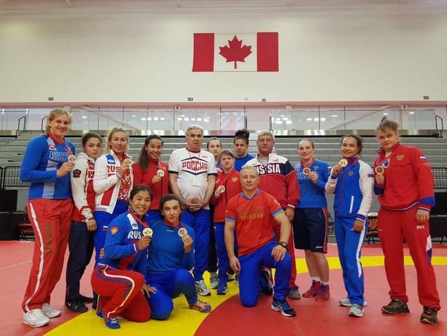 Фото Три «золота» привезли спортсменки Бурятии с турнира по вольной борьбе в Канаде