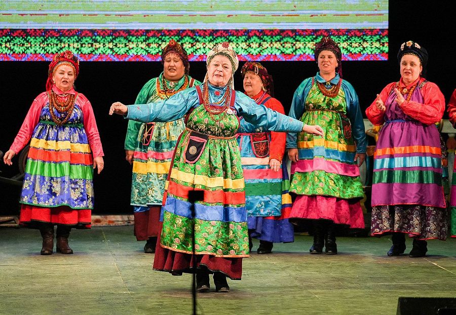 Фото Жителям Бурятии предлагают посмотреть онлайн юбилейный концерт семейского хора «Истоки» (6+)