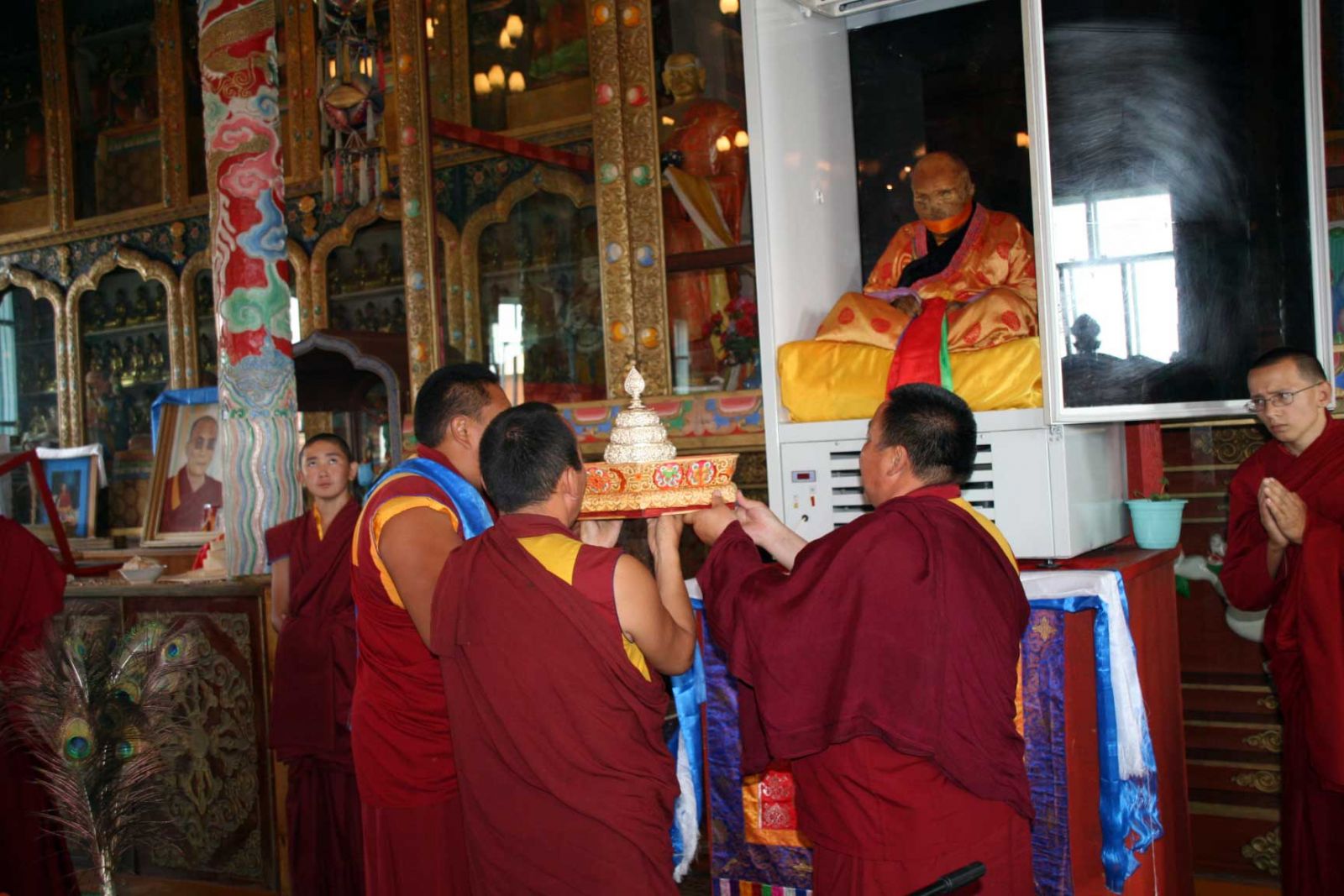 Фото В Бурятии почтили праздником нетленного Хамбо ламу Этигэлова
