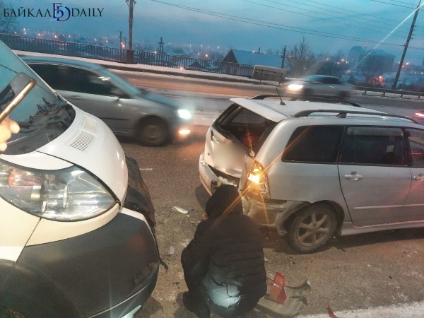 Фото В Улан-Удэ произошло крупное ДТП: столкнулись четыре машины