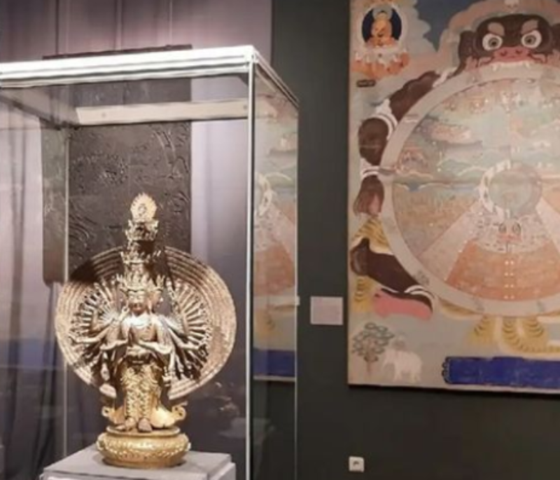 Фото В Санкт-Петербурге открылась выставка буддийского искусства Бурятии