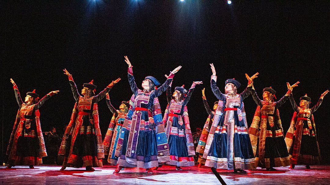 Фото В Улан-Удэ прошло два концерта тувинского театра музыки и танца «Саяны»