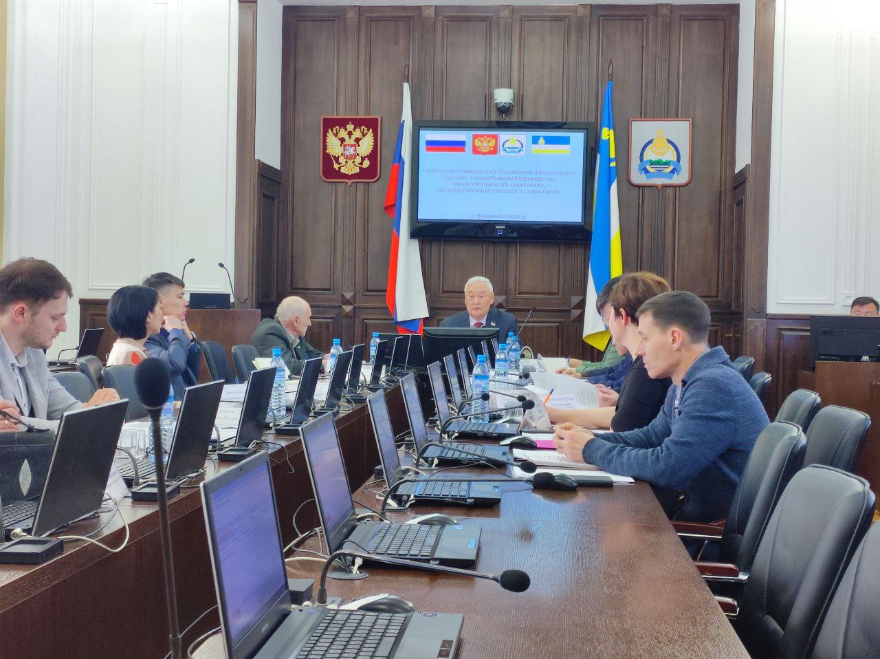 Фото В Народном Хурале Бурятии обсудили проблемы энергоэффективного ремонта в республике