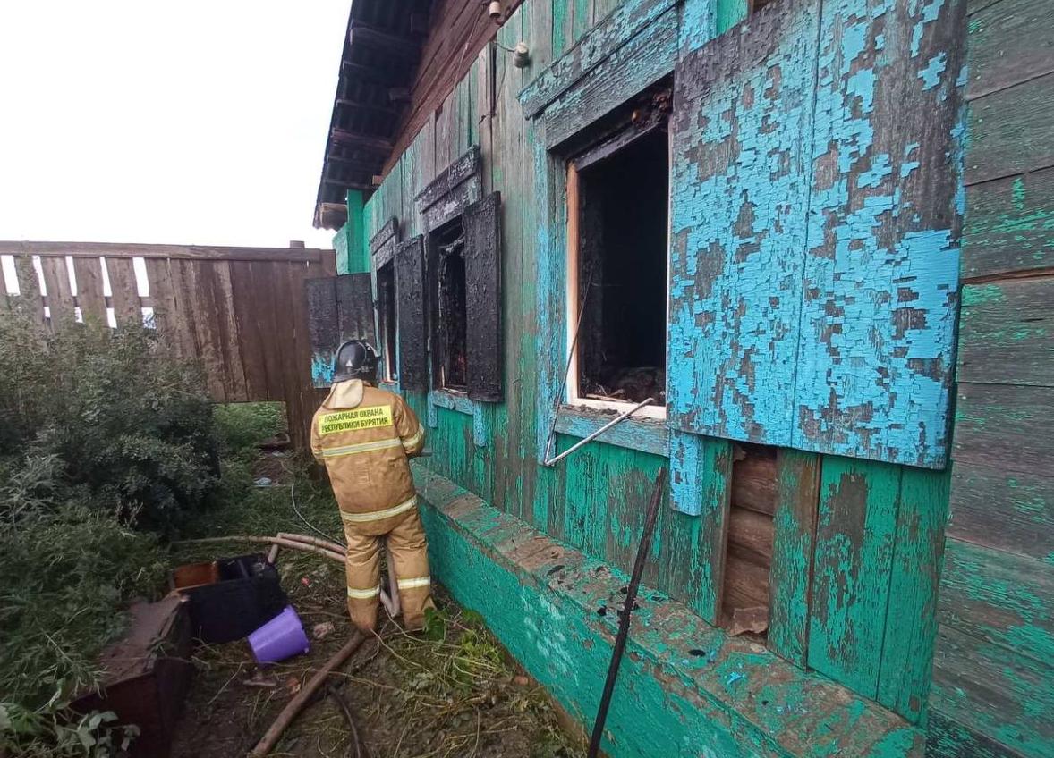 Фото В Джидинском районе Бурятии сгорел жилой дом