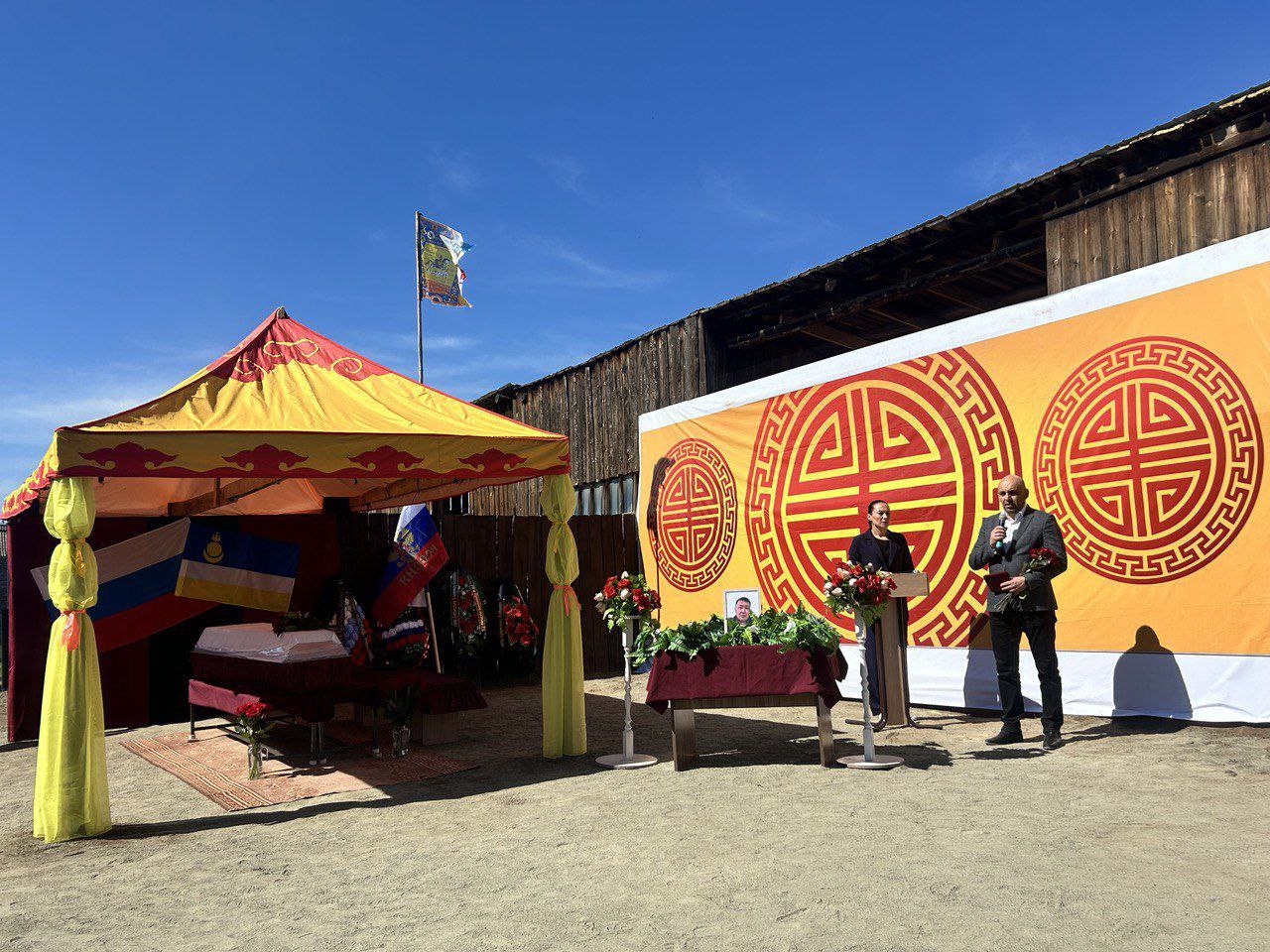 Фото В бурятском селе Оронгой простились с военнослужащим