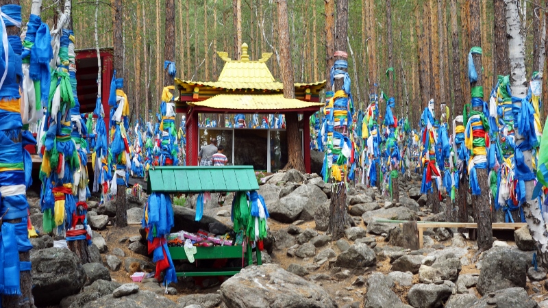 Фото «Люди в надежде на помощь ежегодно стекаются к камню с ликом богини Янжимы»