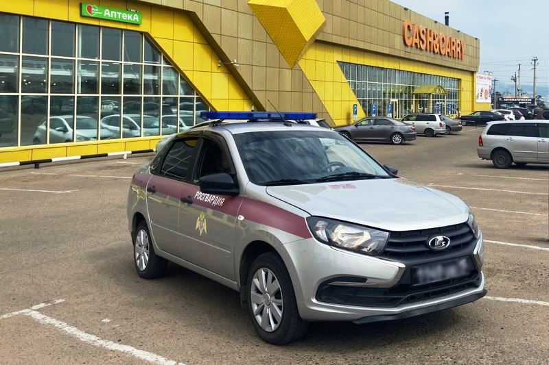 Фото Пьяный покупатель обгрыз бананы в улан-удэнском супермаркете