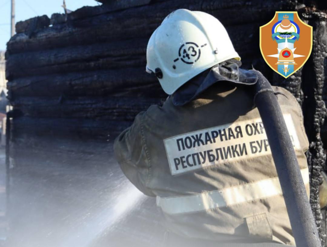Фото На Байкале в Бурятии сгорел гостиничный дом
