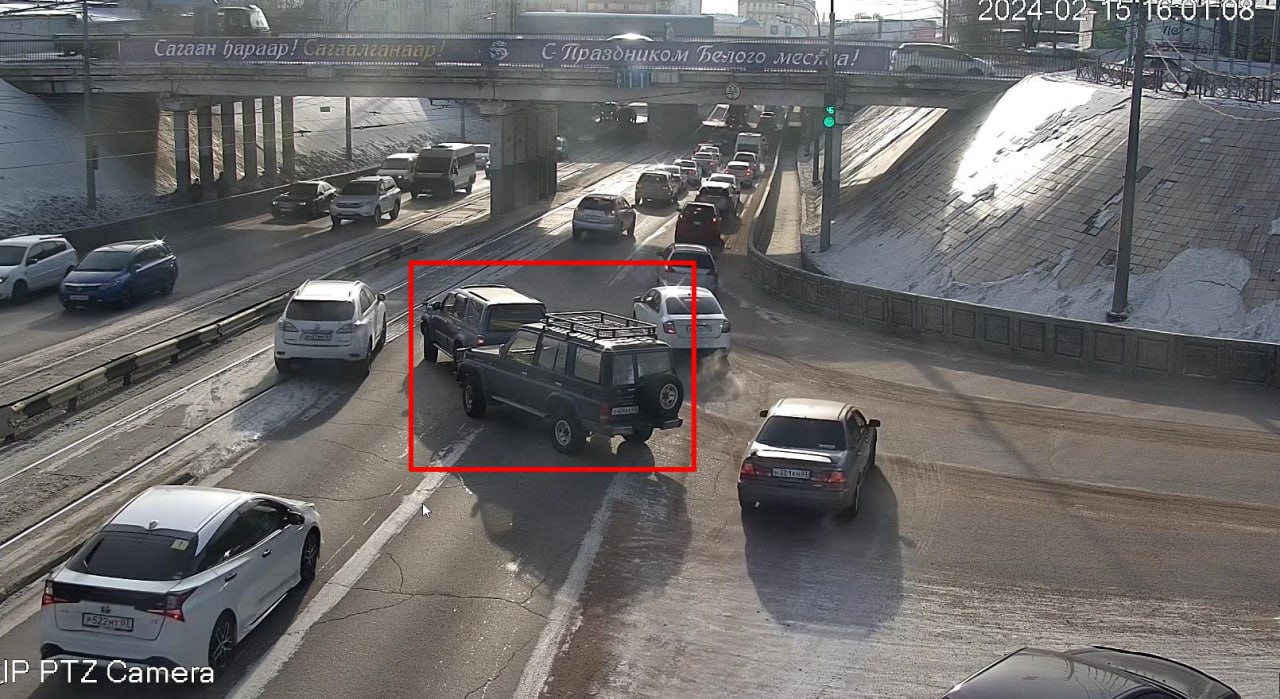 Фото На Элеваторе в Улан-Удэ столкнулись две легковушки и автобус